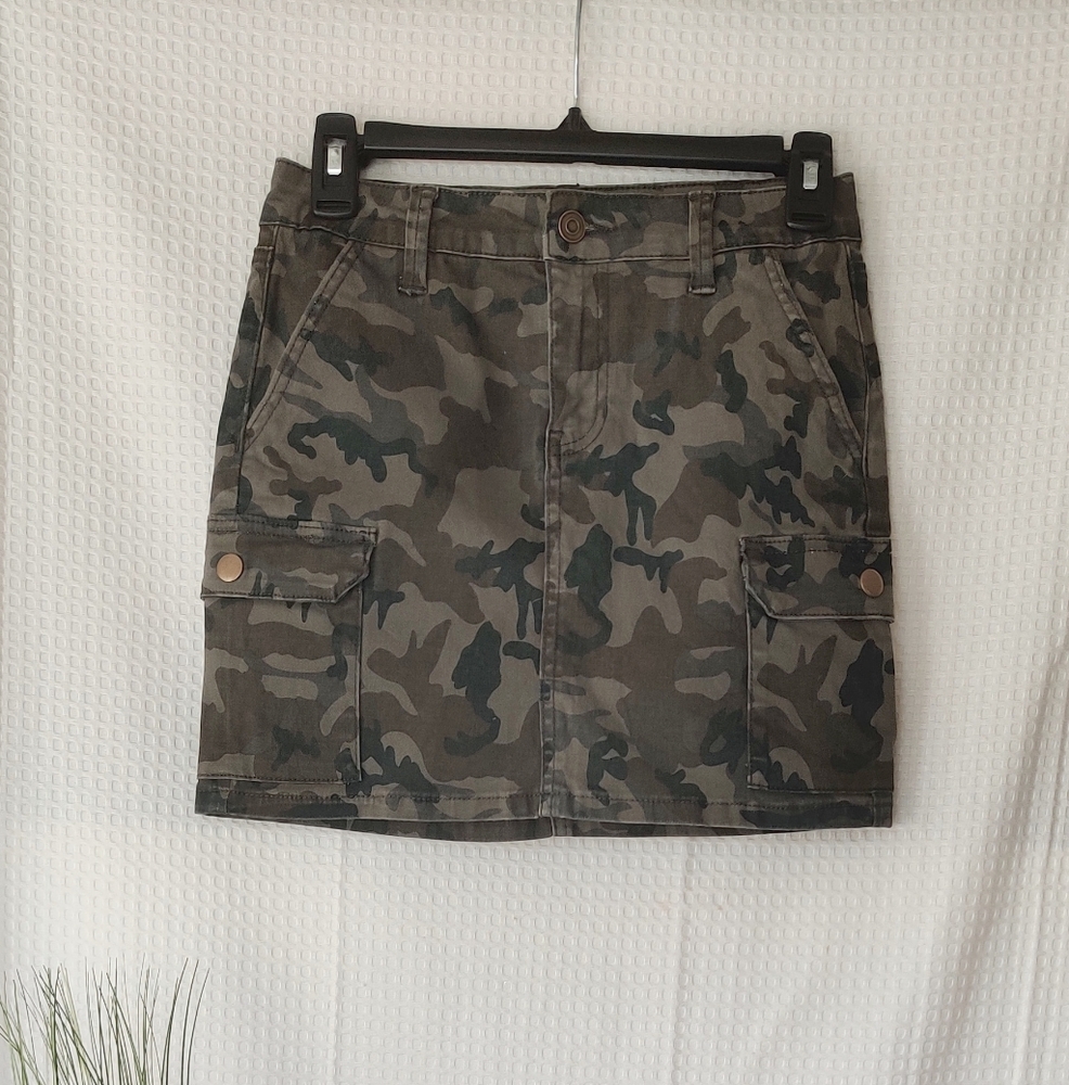 Ashley Mason Girls Mini Army Green Camouflage Skirt Size Small
